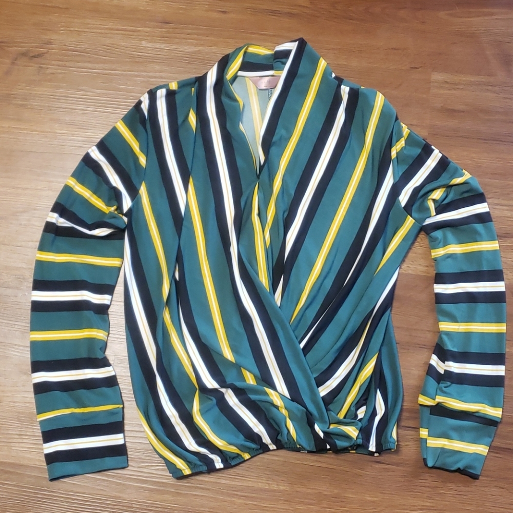 Women's Large blouse, polyester/spandex mix